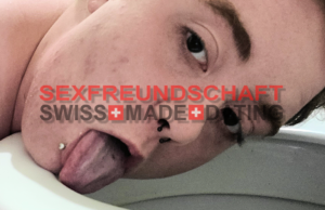 Toilette lecken als Fetisch.